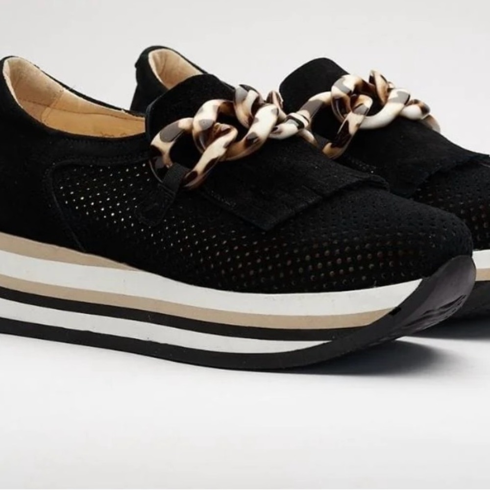 BRAND NEW SOFTWAVES CADIE Black Slip on Platform tennis shoes! Size 40